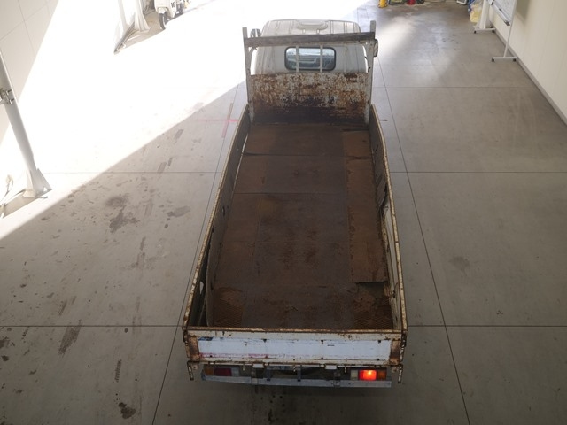 NKS81AR-7002645 - ISUZU ELF TRUCK (White - 2006)