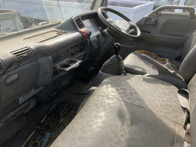 NKS81AR-7002645 - ISUZU ELF TRUCK (White - 2006)