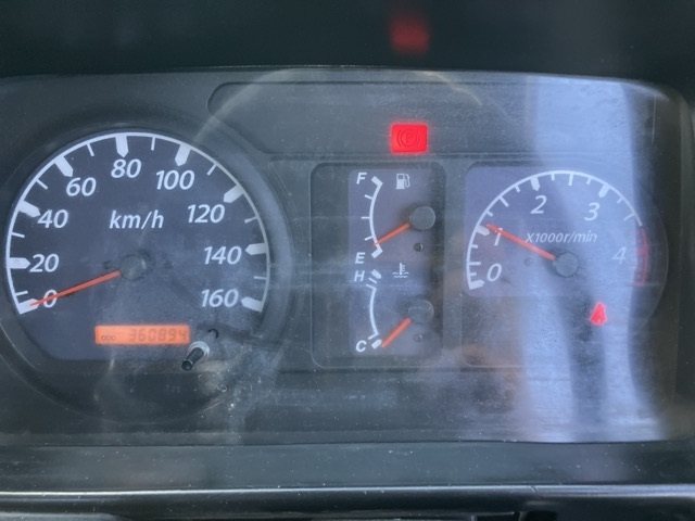 NKR81ED-7029760 - ISUZU ELF TRUCK (White - 2003)