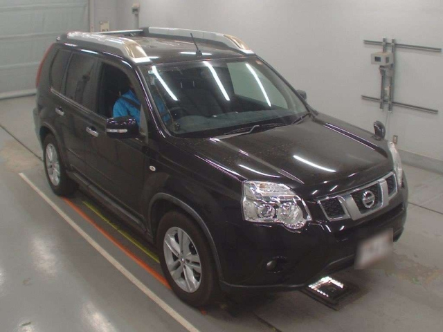 NT31-203000 - NISSAN X-TRAIL (Black - 2010)