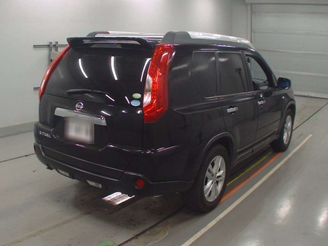 NT31-203000 - NISSAN X-TRAIL (Black - 2010)
