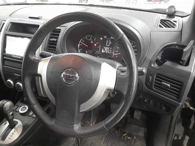 NT31-203000 - NISSAN X-TRAIL (Black - 2010)