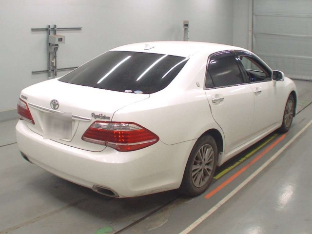 GRS200-0061755 - TOYOTA CROWN (White - 2011)