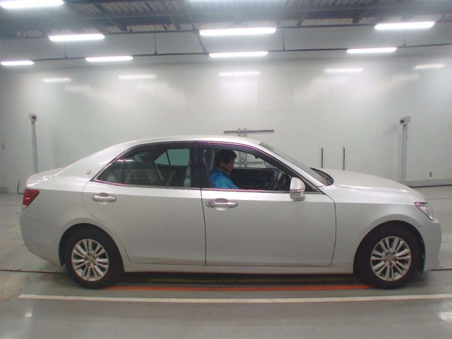 GRS210-6001029 - TOYOTA CROWN (Silver - 2013)