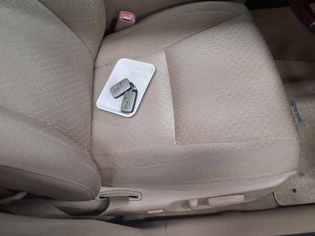 GRS202-0009947 - TOYOTA CROWN (White - 2008)