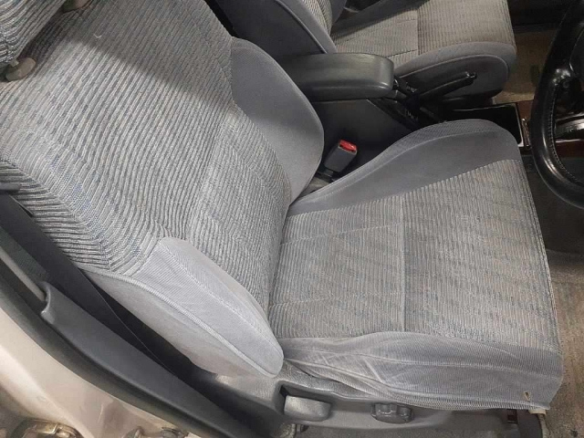 KZN185-9019066 - TOYOTA HILUX SURF (Gray - 1998)