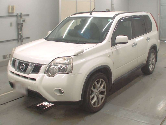 NT31-308147 - NISSAN X-TRAIL (White - 2013)
