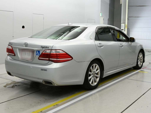 GRS202-1008637 - TOYOTA CROWN (Silver - 2011)