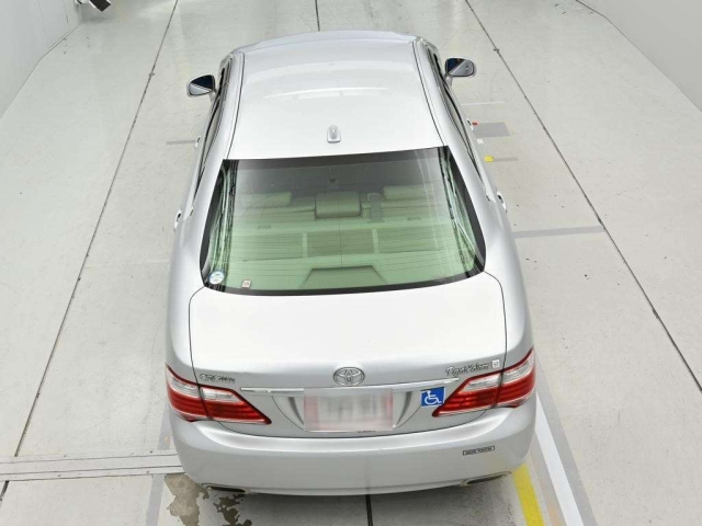 GRS202-1008637 - TOYOTA CROWN (Silver - 2011)