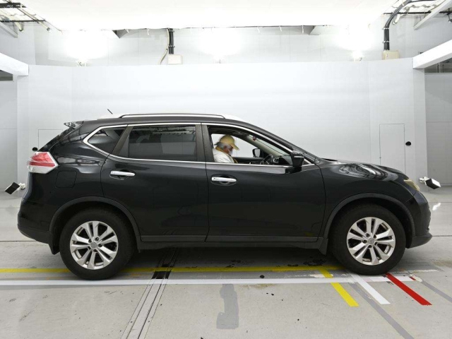 NT32-508960 - NISSAN X-TRAIL (Black - 2014)