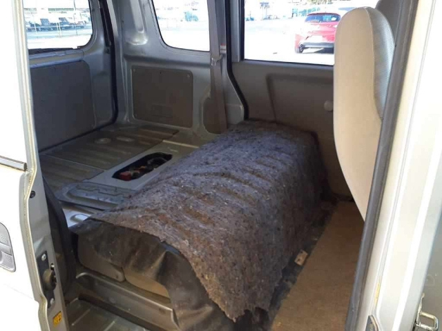 DA64V-502753 - SUZUKI EVERY VAN (Silver - 2011)