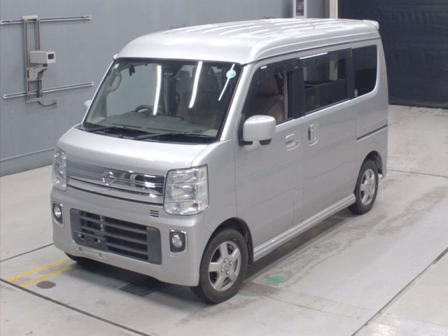 DR17W-100183 - NISSAN CLIPPER RIO (Silver - 2015)