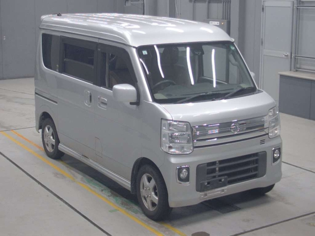 DR17W-100183 - NISSAN CLIPPER RIO (Silver - 2015)