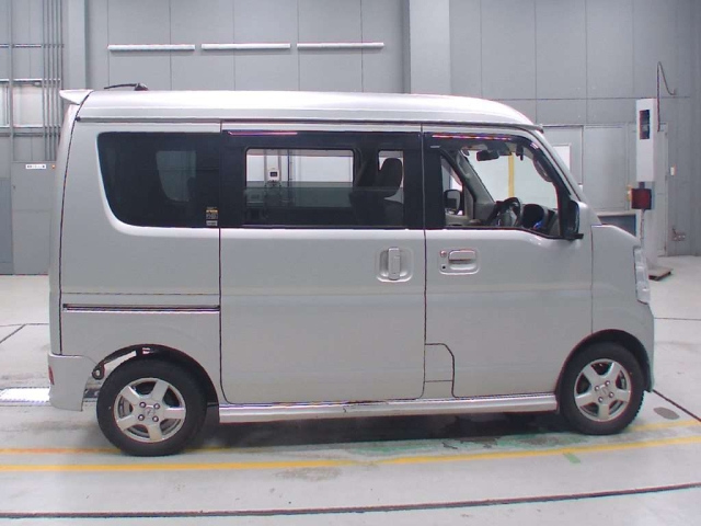 DR17W-100183 - NISSAN CLIPPER RIO (Silver - 2015)