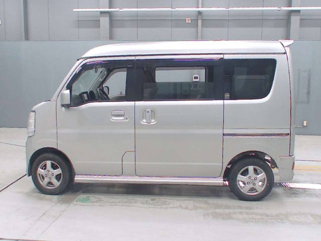 DR17W-100183 - NISSAN CLIPPER RIO (Silver - 2015)