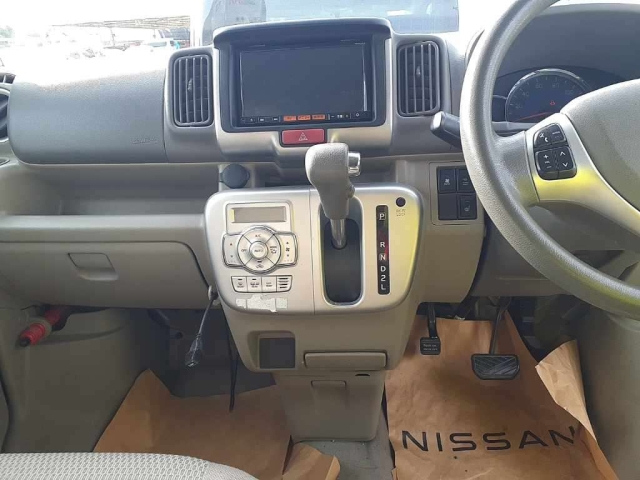 DR17W-100183 - NISSAN CLIPPER RIO (Silver - 2015)