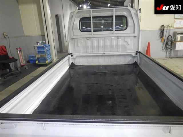 DA63T-192853 - SUZUKI CARRY TRUCK (White - 2003)