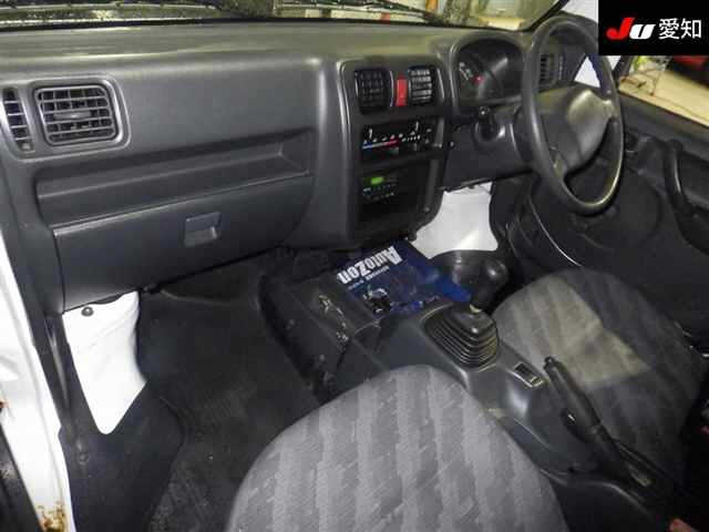 DA63T-192853 - SUZUKI CARRY TRUCK (White - 2003)