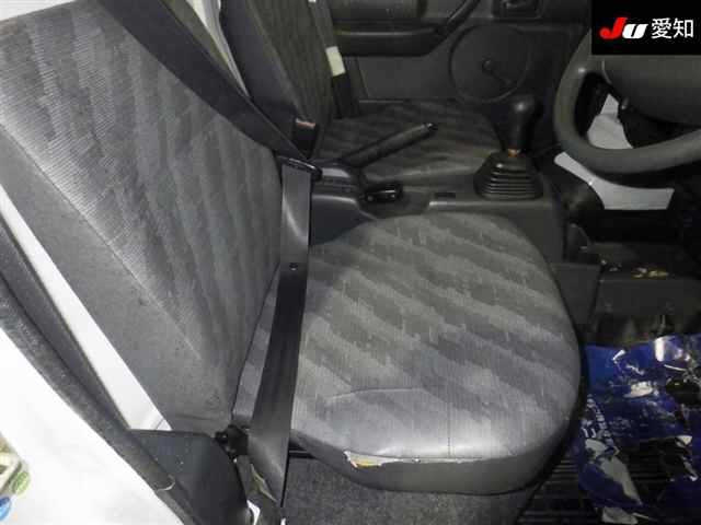 DA63T-192853 - SUZUKI CARRY TRUCK (White - 2003)