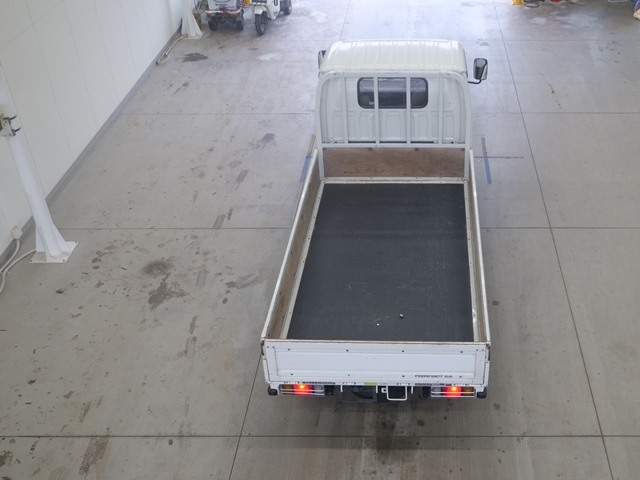 NHR69E-7402716 - ISUZU ELF TRUCK (White - 1993)