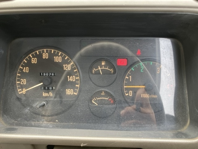 NHR69E-7402716 - ISUZU ELF TRUCK (White - 1993)